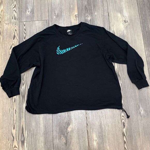 Nike Tops - Nike Black Long Sleeve Tee With Drawstring Bottom